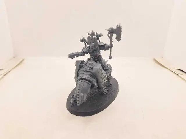 Warhammer 40k World Eaters Lord on Juggernaut Unpainted