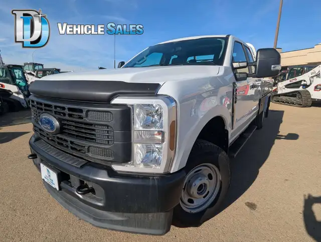 2025 Ford F-250 XLT 6.8L Gas/Deck w/Toolboxes 1829kms