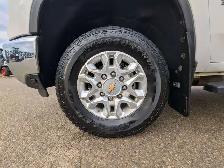 2024 Chevrolet Silverado 3500 LTZ 6.6L GAS/Nav/Sunroof/Camera - Photo 17