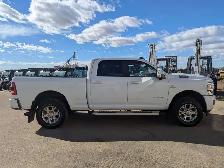 2024 Ram 3500 Laramie 6.7L Diesel/Touch Nav/Sunroof/Camera - Photo 7