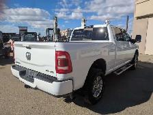 2024 Ram 3500 Laramie 6.7L Diesel/Touch Nav/Sunroof/Camera - Photo 8