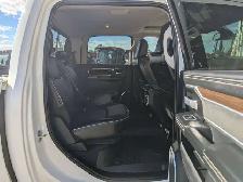 2024 Ram 3500 Laramie 6.7L Diesel/Touch Nav/Sunroof/Camera - Photo 17
