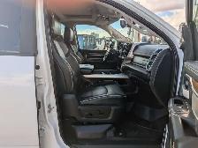 2024 Ram 3500 Laramie 6.7L Diesel/Touch Nav/Sunroof/Camera - Photo 18