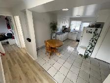 1495$ OCCUPATION IMMEDIATE/4.5 lumineux , locker, balcon etc..
