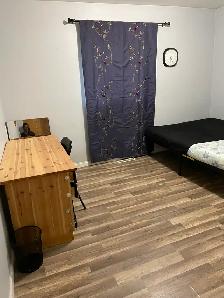 Furnish Bedroom -5 min walk to Westbrook LRT, Rosscarrock, SW - Photo 2