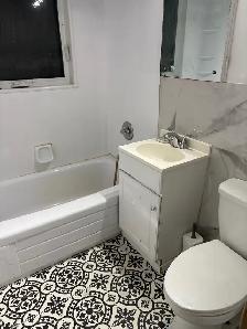 Beautiful Renovated 4-Bedroom Home for Rent in Transcona - Photo 4