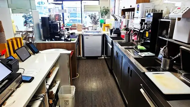 Bubble Tea with Hot Foods Restaurant