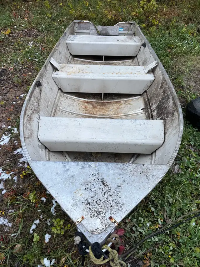 aluminum fishing boat. MAKE OFFER. I DELIVER