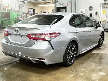 2020 Toyota Camry Hybrid SE FWD - Sunroof, Heated Seats, CarPlay - Photo 4