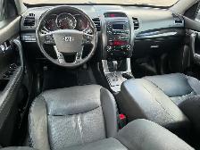 2011 Kia Sorento EX 4WD Bluetooth Rev. Cam, Leather Pano. Roof N - Photo 11