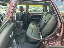 2011 Kia Sorento EX 4WD Bluetooth Rev. Cam, Leather Pano. Roof N - Photo 12