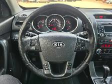 2011 Kia Sorento EX 4WD Bluetooth Rev. Cam, Leather Pano. Roof N - Photo 19
