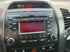 2011 Kia Sorento EX 4WD Bluetooth Rev. Cam, Leather Pano. Roof N - Photo 23