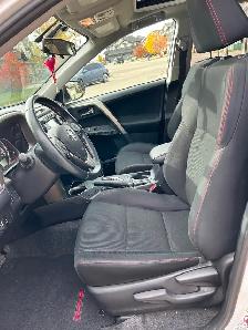 2015 Toyota RAV4 XLE AWD - Pearl White, 119,500kms New Tires - Photo 4