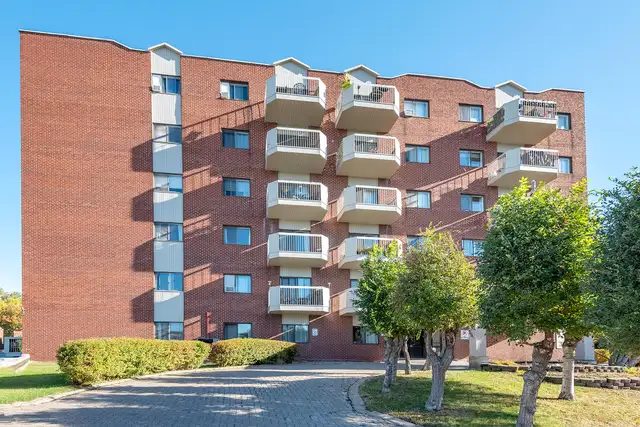 3 1/2 SAINT-LAMBERT – Immeuble en béton – Libre 1er janvier 2027
