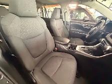2024 Toyota RAV4 XLE - Photo 9