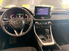 2024 Toyota RAV4 XLE - Photo 13