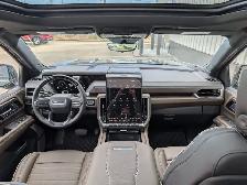 2027 GMC Yukon XL Denali Ultimate 4WD 4dr Denali Ultimate - Photo 16