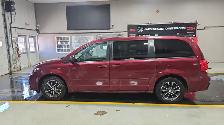 2017 Dodge Grand Caravan - Photo 2