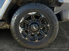 2018 Jeep Wrangler JK Unlimited Sahara / 4x4 - Photo 11
