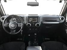 2018 Jeep Wrangler JK Unlimited Sahara / 4x4 - Photo 13