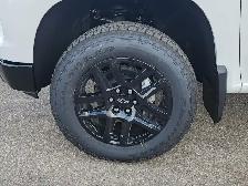2026 Chevrolet Silverado 1500 LT Trail Boss Crew Cab Short Box 4 - Photo 4