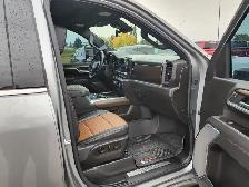 2025 Chevrolet Silverado 3500HD High Country 4WD Crew Cab Long B - Photo 26