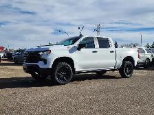 2026 Chevrolet Silverado 1500 LT Trail Boss Crew Cab Short Box 4 - Photo 2