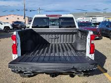 2026 Chevrolet Silverado 1500 LT Trail Boss Crew Cab Short Box 4 - Photo 17