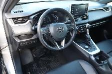 2021 Toyota RAV4 Hybrid - Photo 9