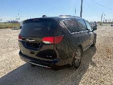 2018 Chrysler Pacifica Limited - Photo 4