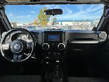 2012 Jeep WRANGLER UNLIMITED Sahara 4WD | Command Start | Heated - Photo 17