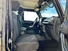 2012 Jeep WRANGLER UNLIMITED Sahara 4WD | Command Start | Heated - Photo 21