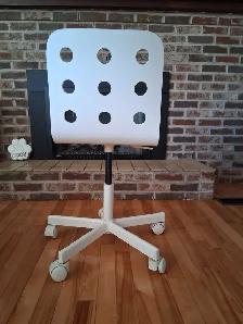 (Free) IKEA Kids Desk Chair - Photo 2