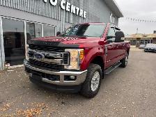 2017 Ford Super Duty F-350 SRW XLT 4WD Crew Cab 6.75' Box