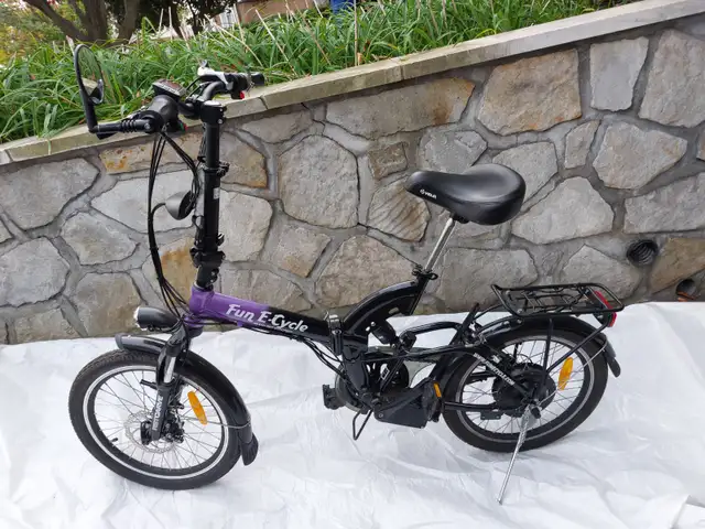 VÉLO ÉLECTRIQUE PLIABLE