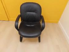 Chaise  noire en cuir 100% - Photo 2