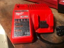 Milwaukee M18 FUEL 16' Brushless Chainsaw Kit - Photo 3