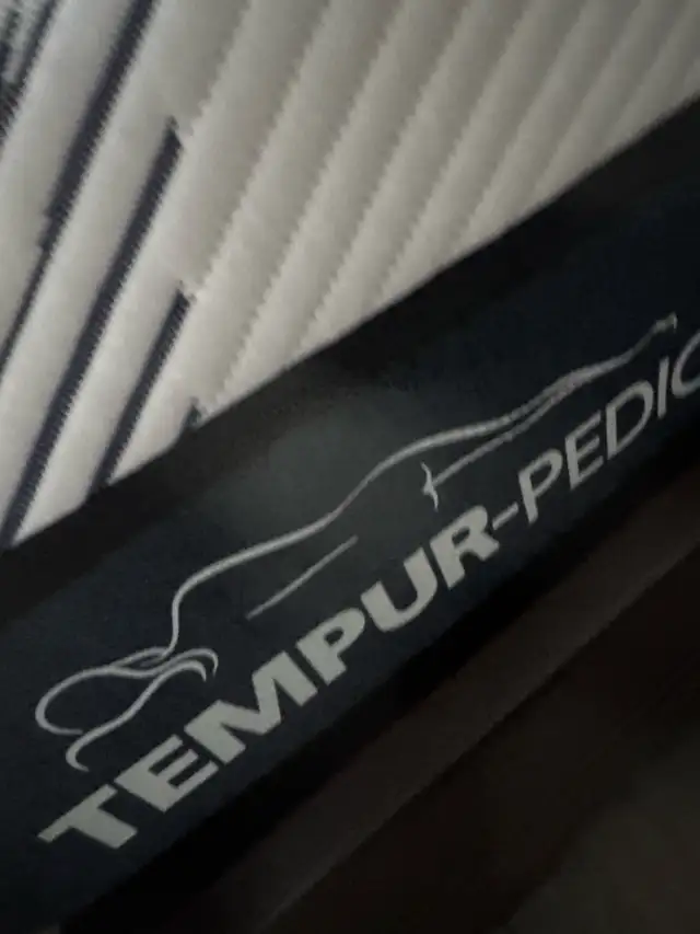 Brand new Queen Tempur-pedic mattress