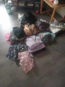Women's Clothing Bundle - Photo 2