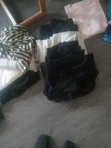 Women's Clothing Bundle - Photo 3