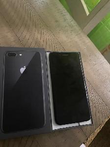 space Black Iphone 8 plus 64 gb unlocked! - Photo 2