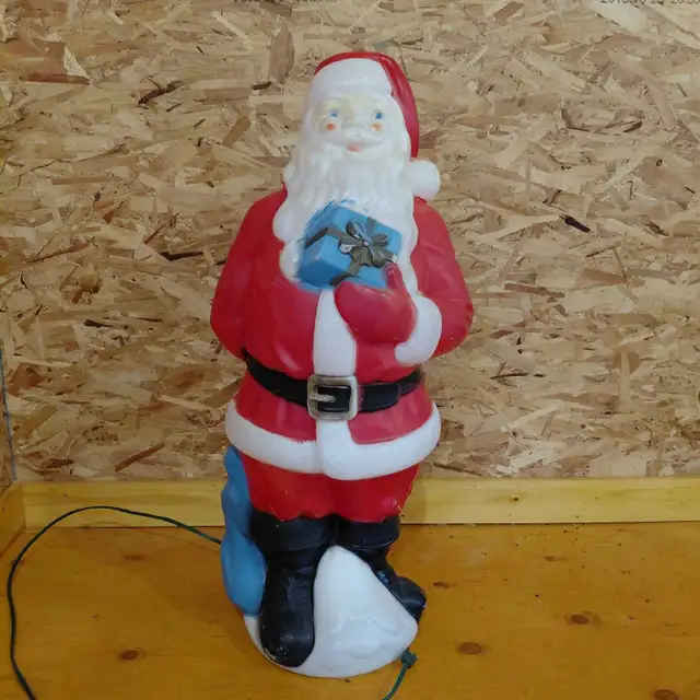 Père Noël illuminé vintage en plastique blow mold