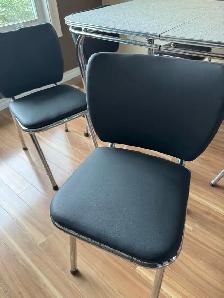 Vintage Table and Chairs - Photo 4