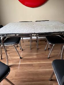 Vintage Table and Chairs - Photo 9