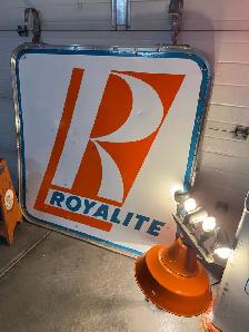 Royaltie Signs, Pumps, Island light, Oil rack