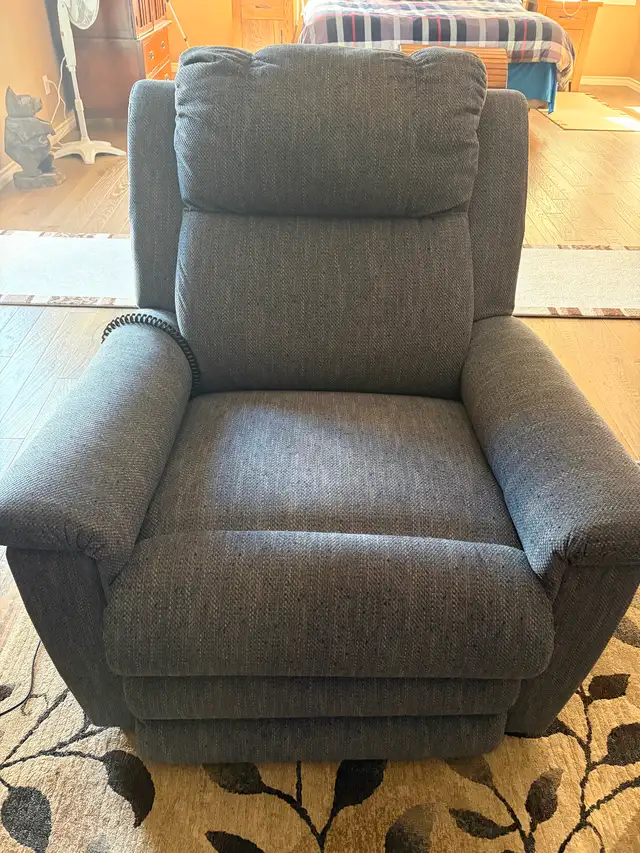 Lazy boy recliner.
