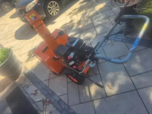 Yardmax Snowblower like new