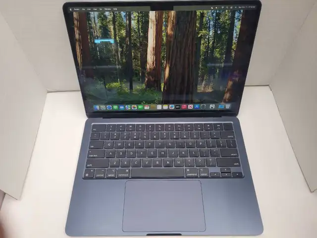 Apple Macbook Air M2 2022 8GB 256SSD