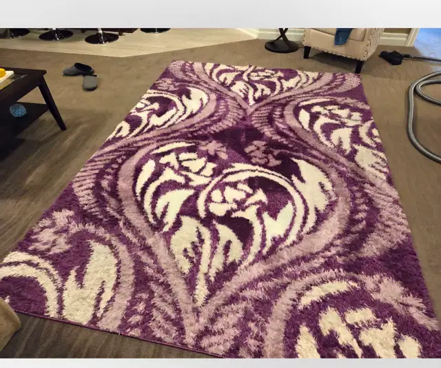 AREA RUG